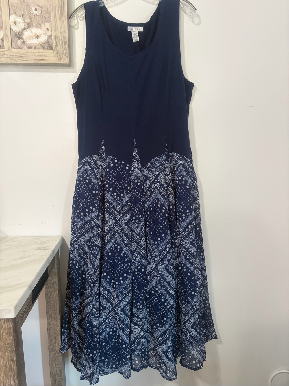 Vasna Desire Navy Bandana Print
Handkerchief Hem 2-Way Midi Dress, L